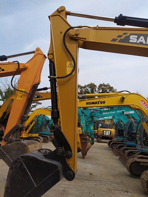 KOMATSU PC120
